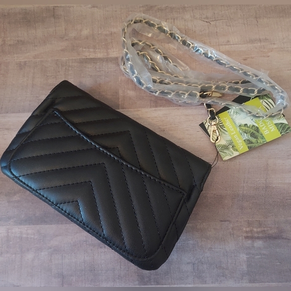 1 DAY SALE! NWT Badgley Mischka Small Black Quilted Vegan Crossbody Bag/Clutch - Picture 6 of 16